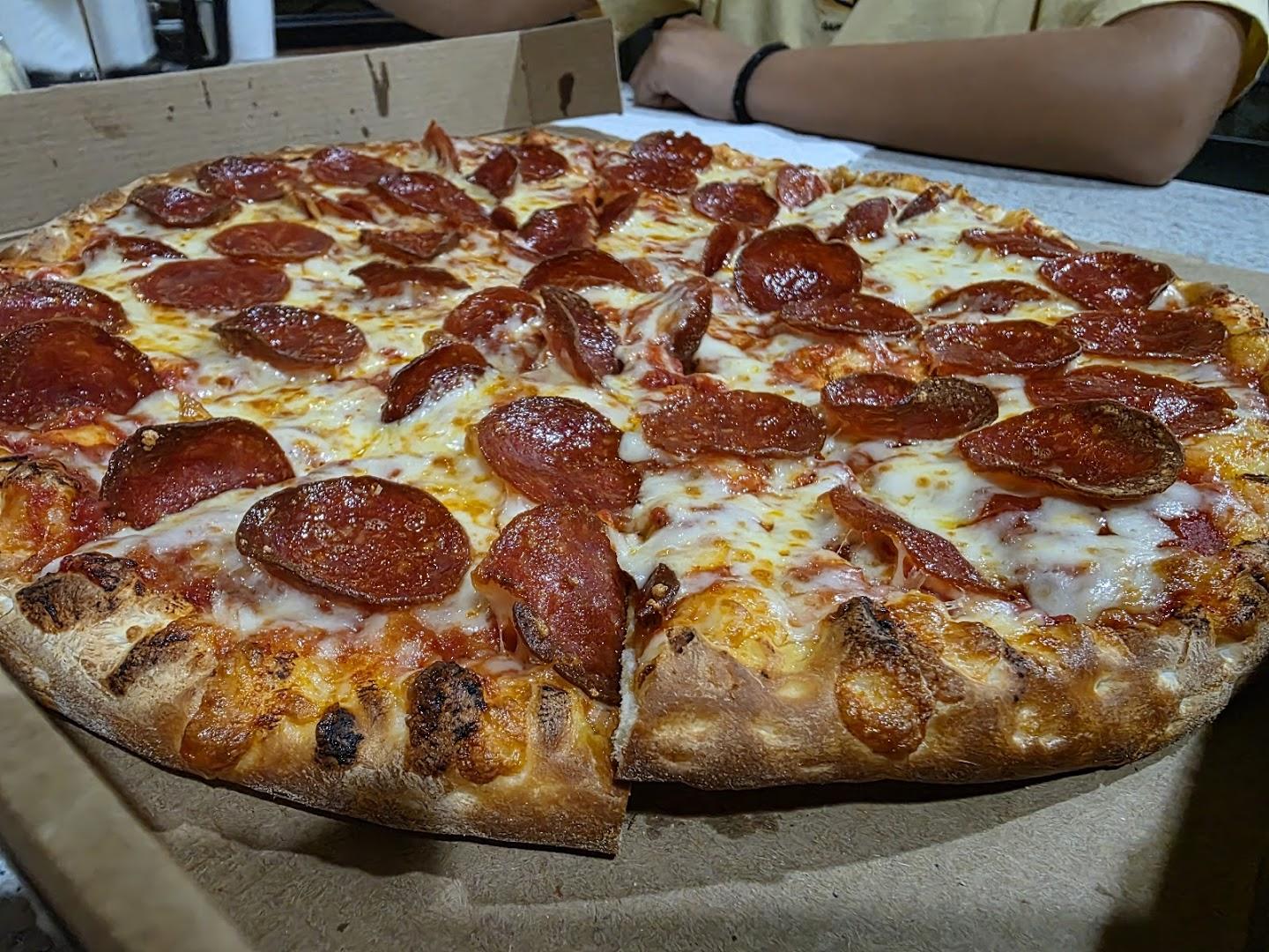 Lance's Pizza & Subs